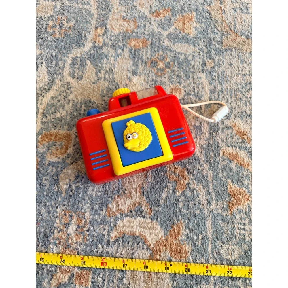 Vintage 1980s 90s Illco Sesame Street Toy Camera‎ Featuring Pop Out Big Bird
